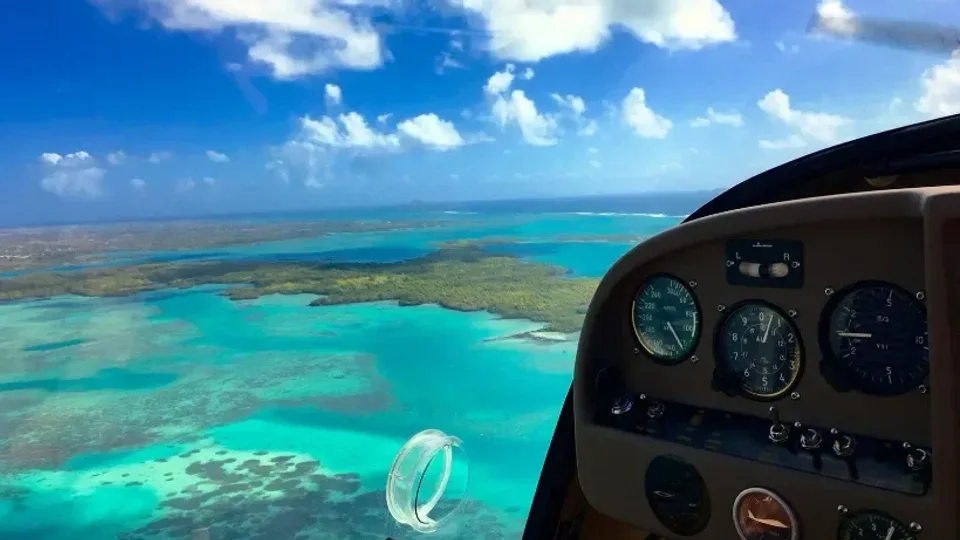 Lagon mauricien vu depuis un hydravion